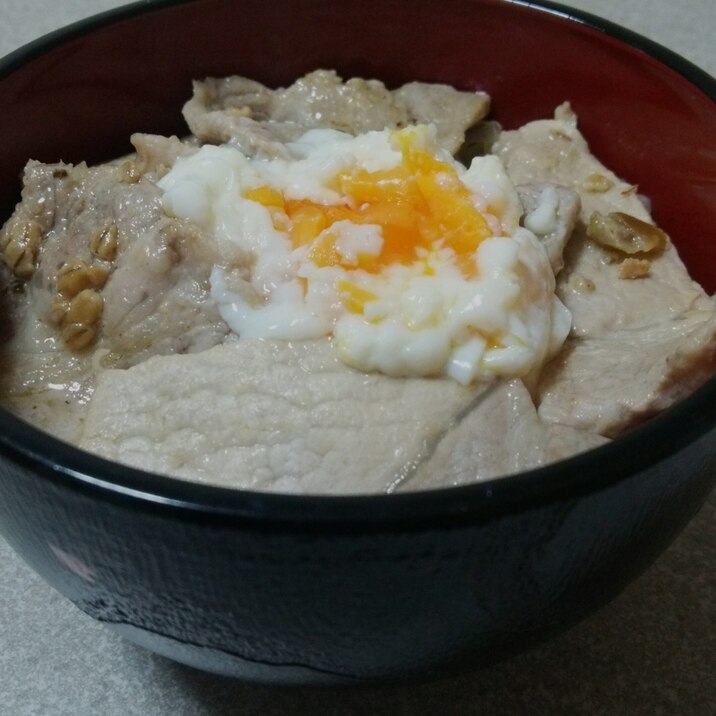 さっぱり豚味噌丼